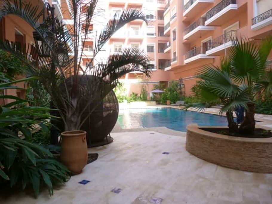 Piscine 100 m²