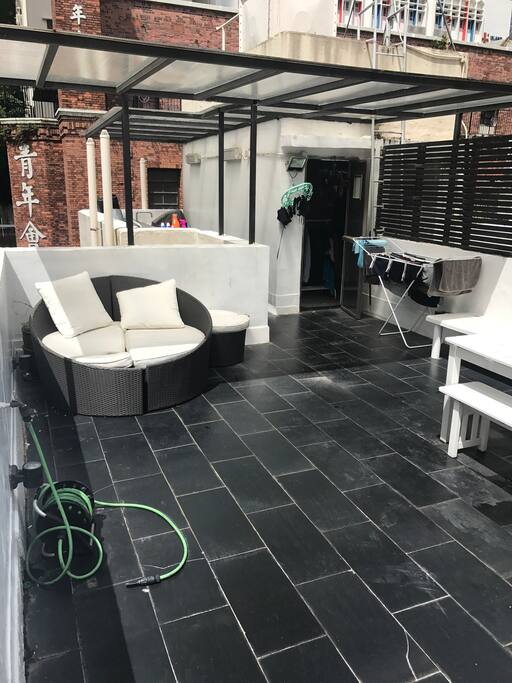 Private rooftop