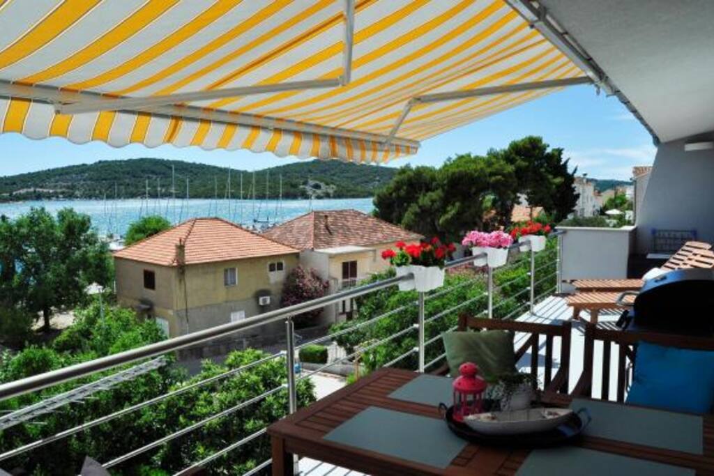 balcony terrace