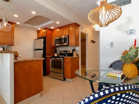 Top Airbnb: Celebrate the Renewal of Lahaina Shores! in Lahaina