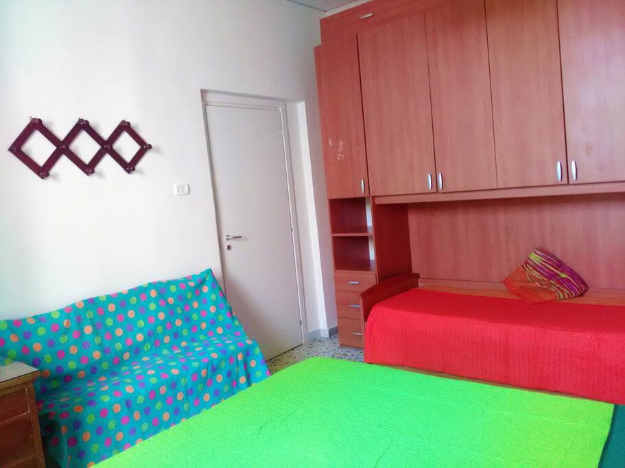 Camera 2 dell'alloggio
Room 2 of the apartment