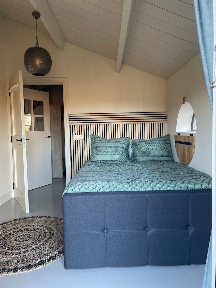 ● www.vandeldencb.nl 

》 ● + 316 33 37 3539