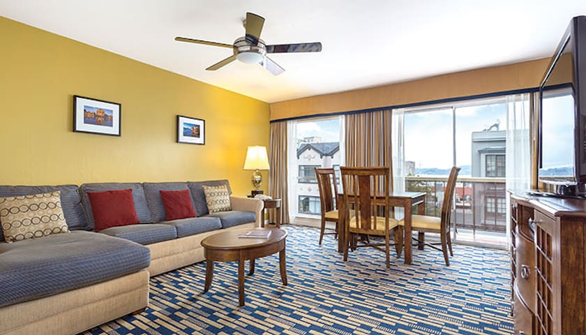 Located in Fisherman’s Wharf-sleeps 6