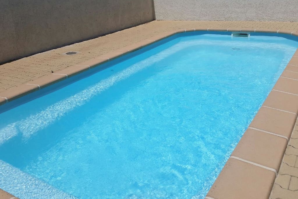 Piscine de la résidence ouverte l'été