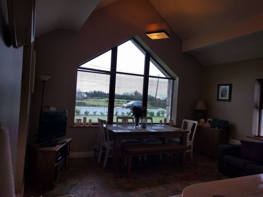 Living/Dining area