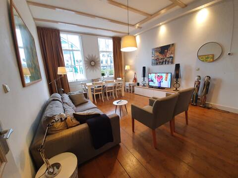 CANAL HOUSE-8 pers near The Hague Amsterdam Rdam
