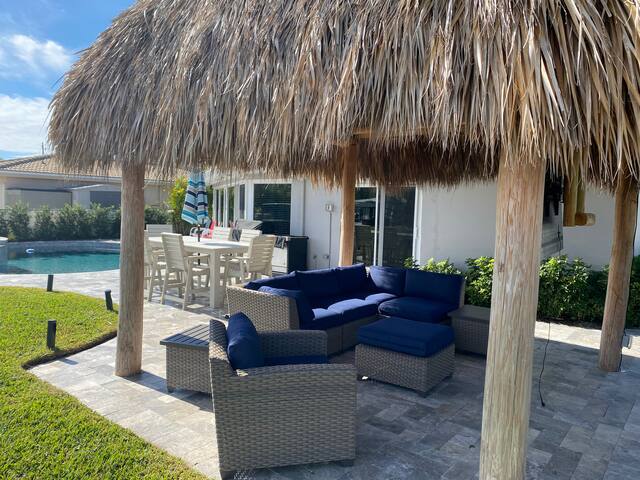 Tropical Escape Entire 3 BD 2.5 BA W/POOL/HOT TUB gallery image 3