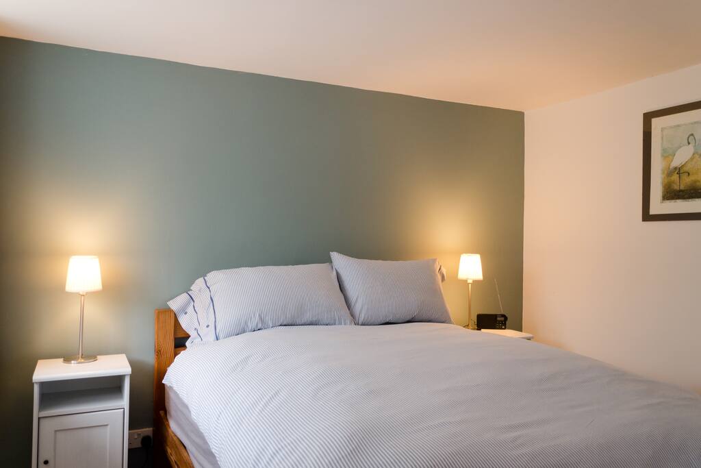 A comfortable 5" bed