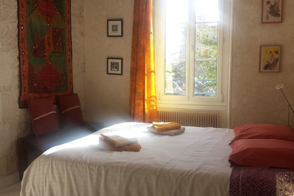 Grand lit 160x200. King bed