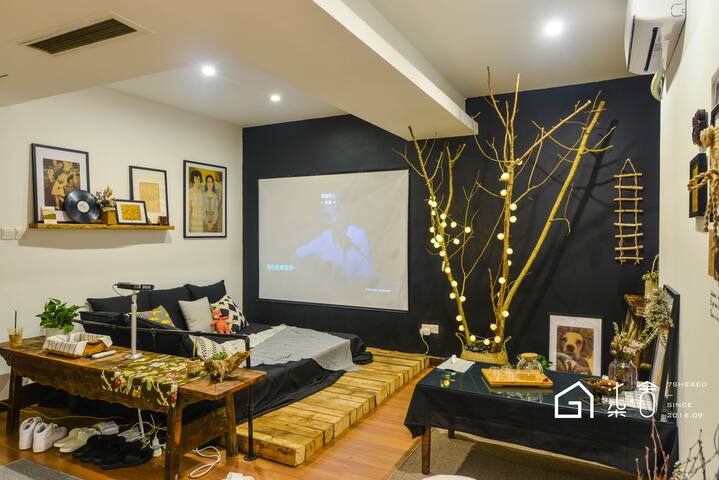 【Miss.riverview】超赞江景吧台&榻榻米电影屋/洪崖洞2分钟/解放碑最中心/临江门D号口