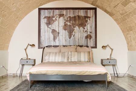 CASA RANIERI- centro storico Bari-intero loft