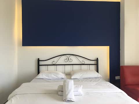 Cozy small Port-Side studio