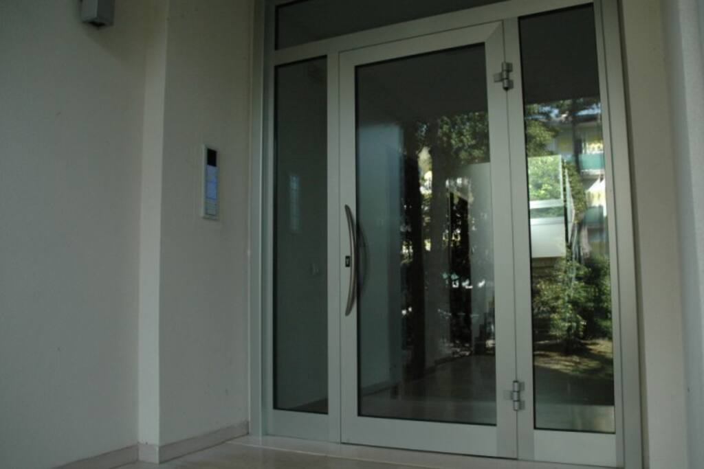 entrata esterno | entrance exterior