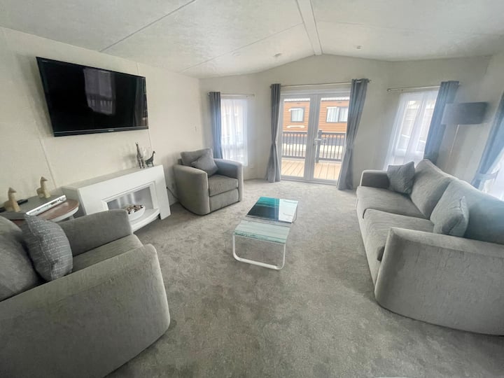 Serendipity: Two Bedroom Lodge With Free Parking. - Evesham