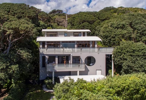 Piha Palace beachfront