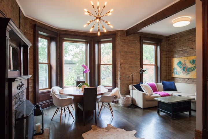 Modern vintage chic steps from Wrigley Field!