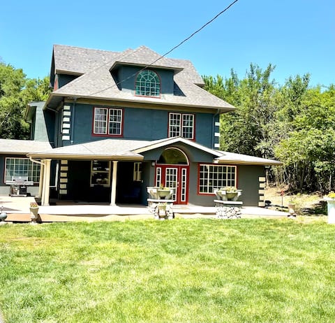 Rare Find! Near Wedding Venues & Metro