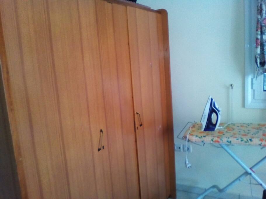 Ντουλάπι, σίδερο