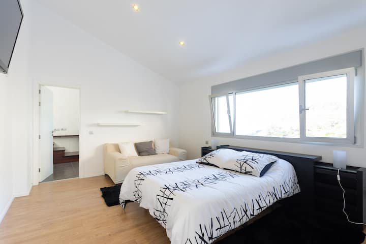 Main bedroom / Dormitorio principal