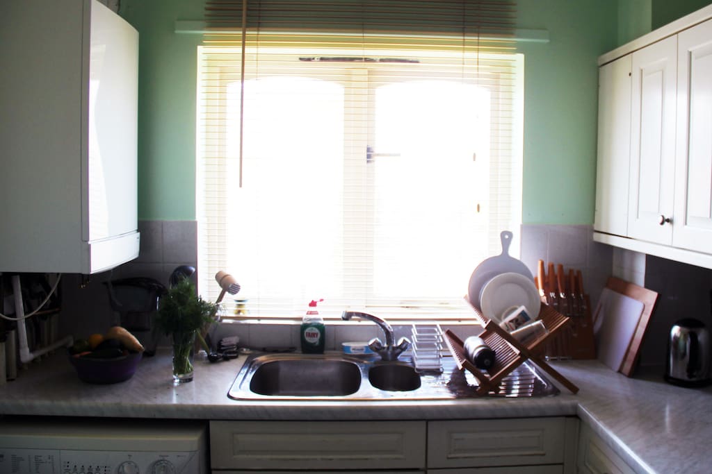 Spacious kitchen with all facilities, washing machine and plenty of kitchenware