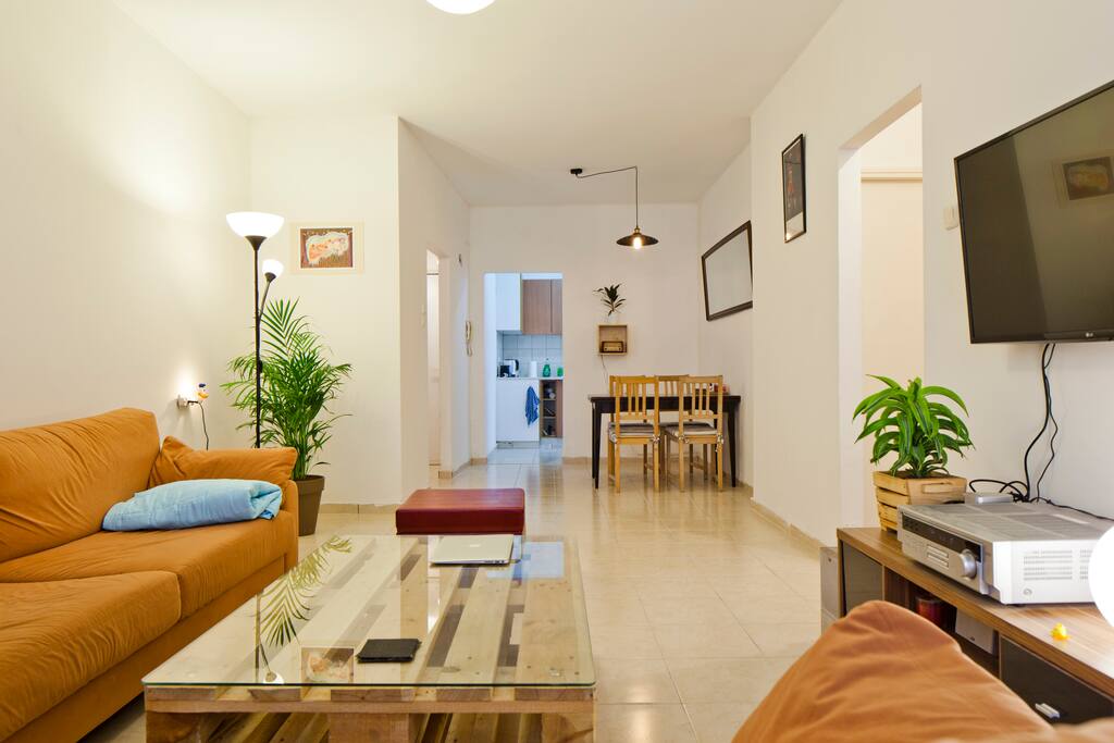 Spacious & Equipped lounge