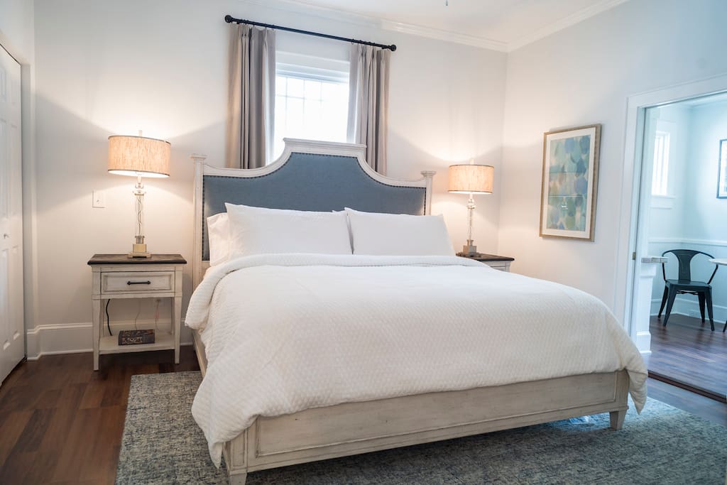Luxury Apartment Downtown Historic District A - Apartments for Rent in