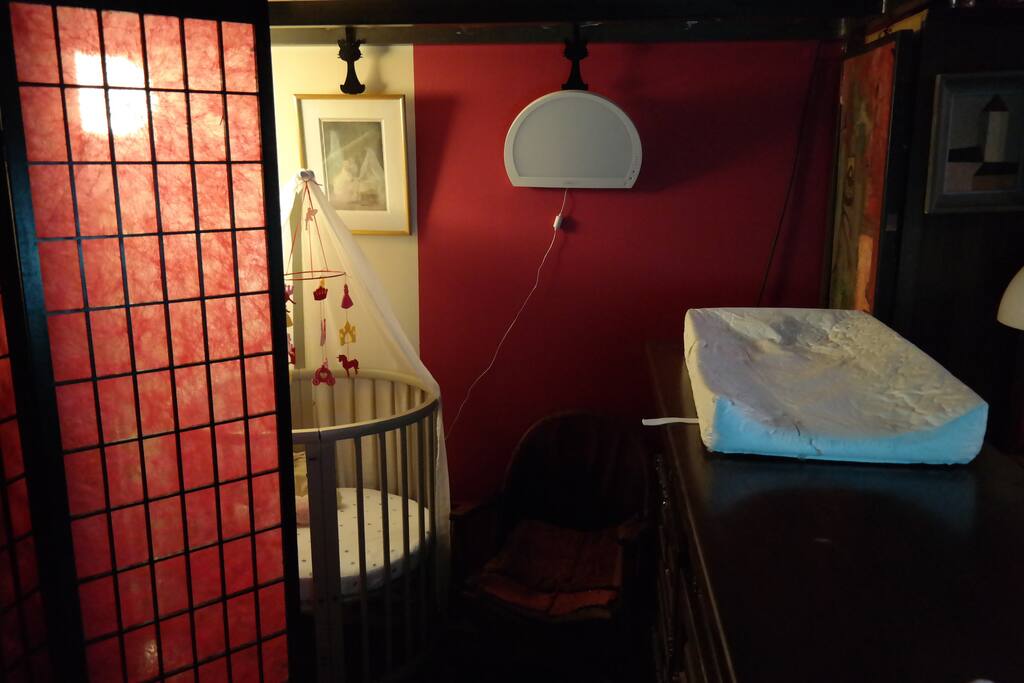 baby change table