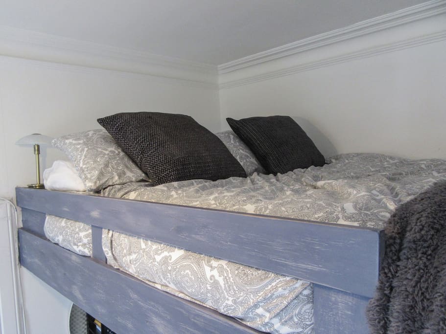 Comfy platform double bed