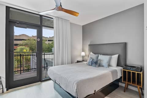 Popular Airbnb listing: Stylish Studio at Sterling(#304) in Historic Ybor