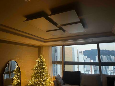 40 pyeong/top floor penthouse terrace apartment/< Long stay discount inquiry > 65-inch TV Dogs allowed
