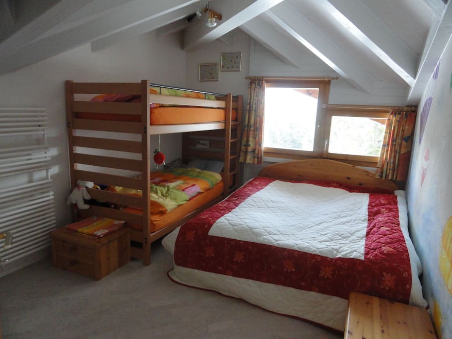 heimeliges separates Schlafzimmer