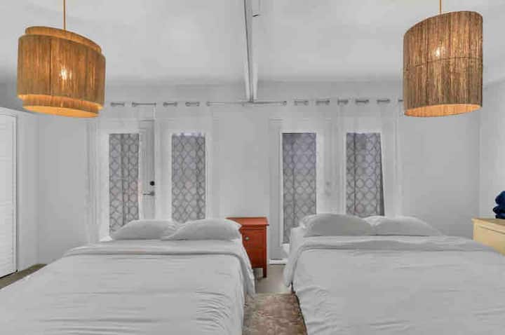 Bedroom 6: 2 queen beds
