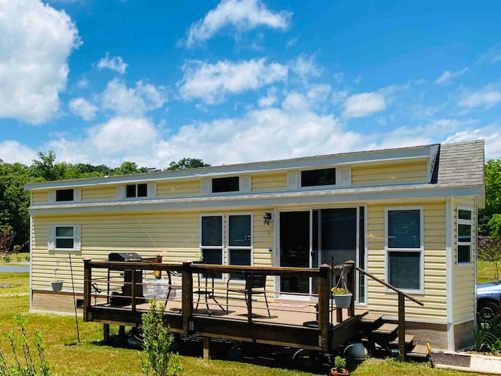 The Sunflower Acony Bell Tiny Home Village Tiny houses for Rent in