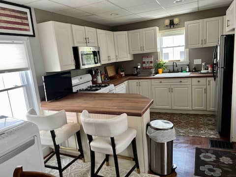 Successful Airbnb property: Fall In New England, Book Today! in Plymouth