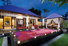 Romantic+One+Bed+Room+Pool+Villa+In+Kuta+Center