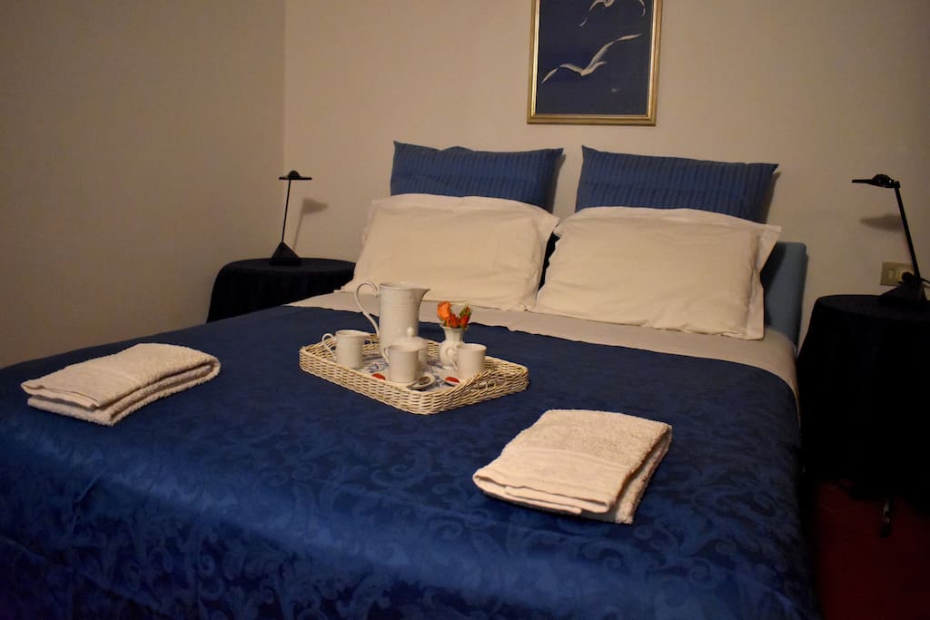 Double Room: bed