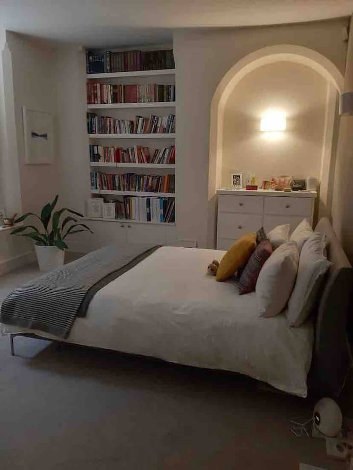 Double Room In Three Bedroom Park Apartment - Nottingham