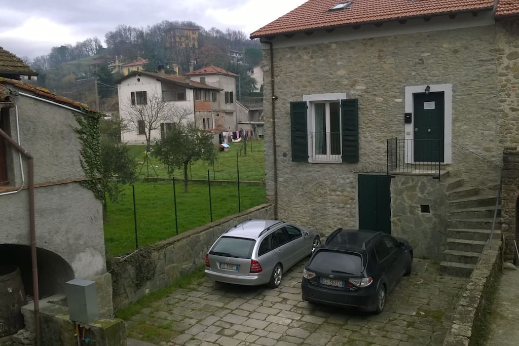 il rustico con parcheggio