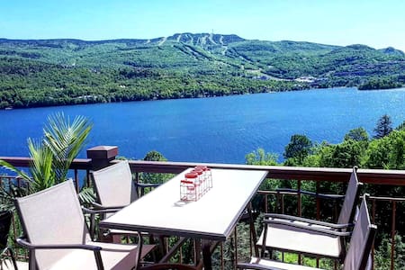 "The VIEW!" -ÉLÉGANCE- La Vie est Belle Tremblant!