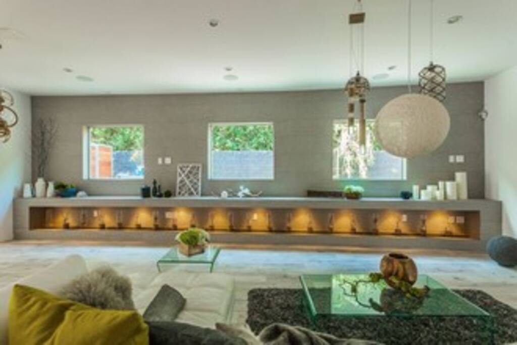 LIVINGROOM