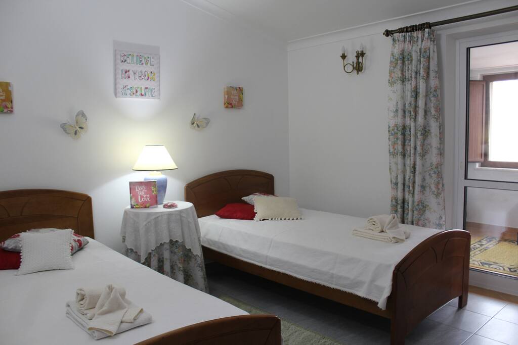 1ST ROOM - 1st floor