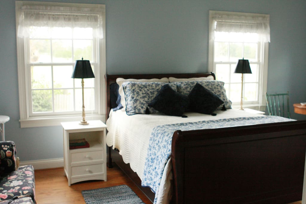Bedroom #1 Peaceful Country Suite