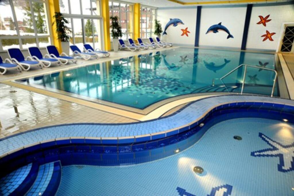 Der Wellnessbereich mit Schwimmbad, Sauna, Dampfbad,