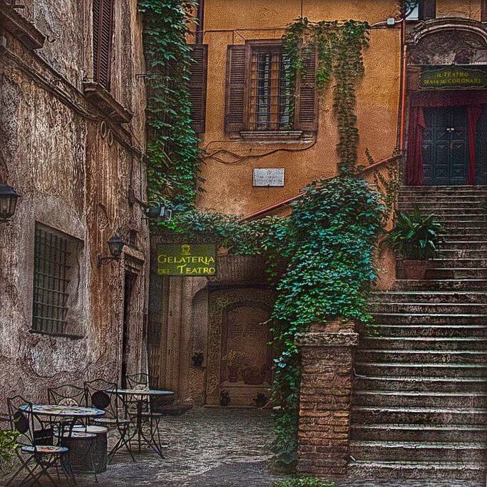 Really charming street, our house is in this street! ❤️ And is 100 mt from piazza Navona