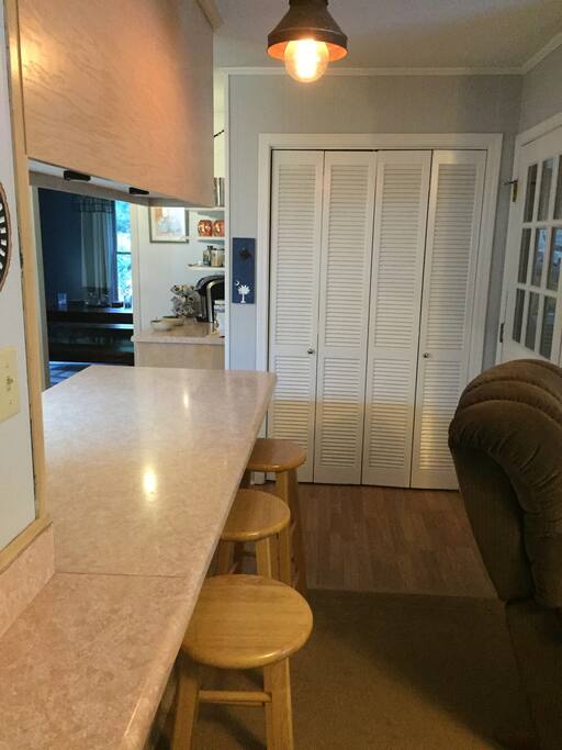 bar/kitchen