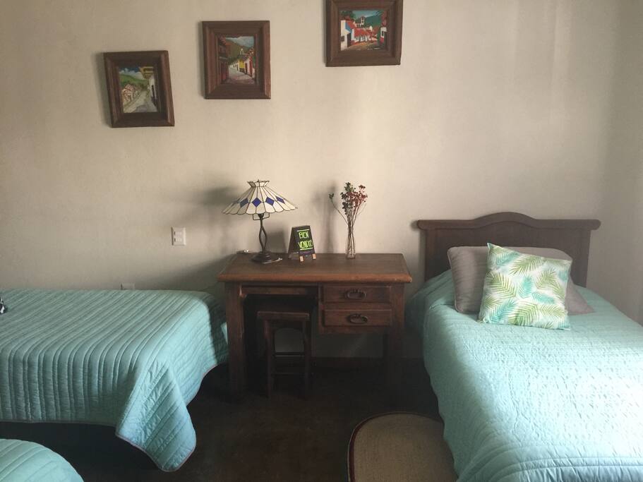 Habitación con tres camas individuales