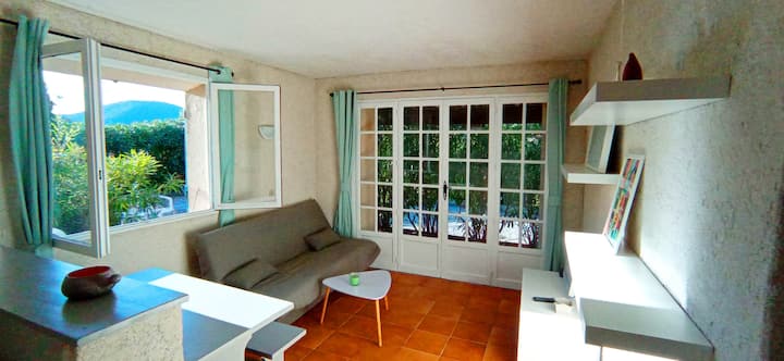 Sebule yenye mandhari ya kilima