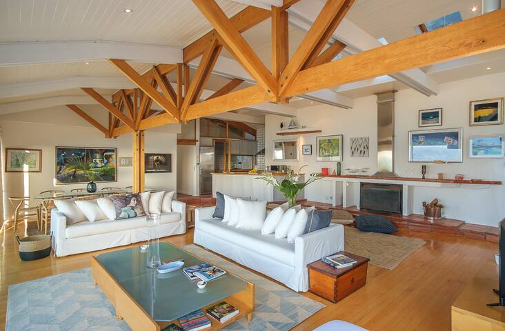 Gorgeous Clifton 4 bed villa on 4th beach gallery image 3