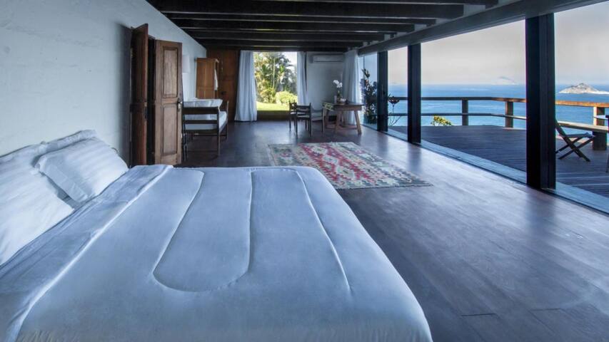 Luxury Oceanfront Cliffside Estate gallery image 5