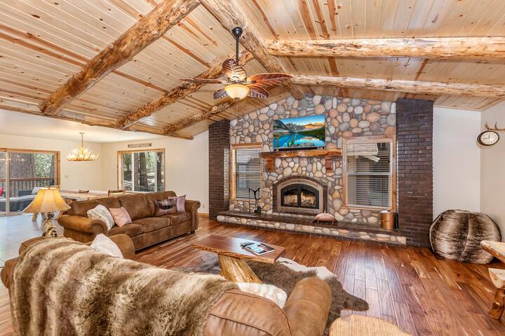 Stunning Log Cabin Sleeps 12 Hot Tub Wifi Bbq Cabins For Rent In Big Bear California United States